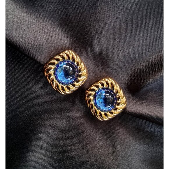 Rare Find Vintage Mogul Blue Glass 1980s Gold Tone Clip Earrings - Picture 3 of 4
